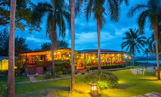 Kaengkrachan Boathouse Paradise Resort