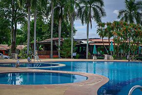 Kaengkrachan Boathouse Paradise Resort