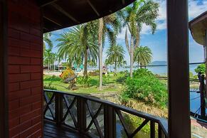 Kaengkrachan Boathouse Paradise Resort