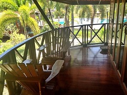 Kaengkrachan Boathouse Paradise Resort