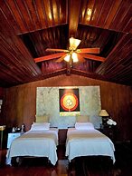 Kaengkrachan Boathouse Paradise Resort