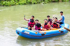 Kaengkrachan Boathouse Paradise Resort