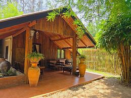 Kaengkrachan Boathouse Paradise Resort