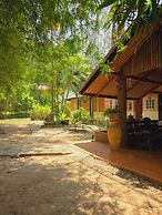 Kaengkrachan Boathouse Paradise Resort