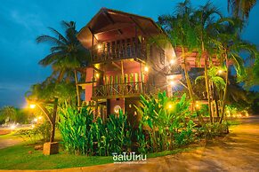 Kaengkrachan Boathouse Paradise Resort