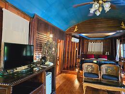 Kaengkrachan Boathouse Paradise Resort