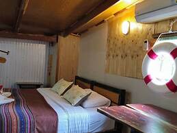 Kaengkrachan Boathouse Paradise Resort