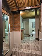 Kaengkrachan Boathouse Paradise Resort