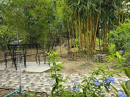 Kaengkrachan Boathouse Paradise Resort