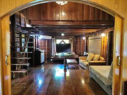 Kaengkrachan Boathouse Paradise Resort