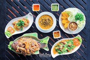 Kaengkrachan Boathouse Paradise Resort