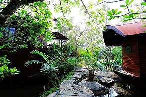 Kaengkrachan Boathouse Paradise Resort