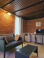 Kaengkrachan Boathouse Paradise Resort