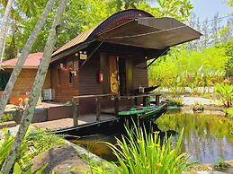 Kaengkrachan Boathouse Paradise Resort