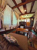 Kaengkrachan Boathouse Paradise Resort