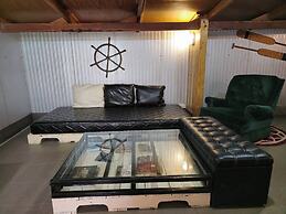 Kaengkrachan Boathouse Paradise Resort