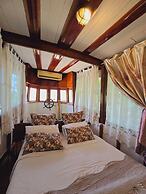 Kaengkrachan Boathouse Paradise Resort