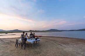 Kaengkrachan Boathouse Paradise Resort
