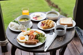 Kaengkrachan Boathouse Paradise Resort