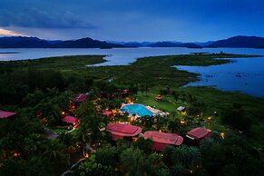 Kaengkrachan Boathouse Paradise Resort