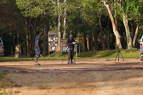 Kaengkrachan Boathouse Paradise Resort