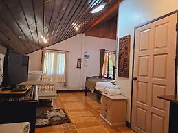 Kaengkrachan Boathouse Paradise Resort