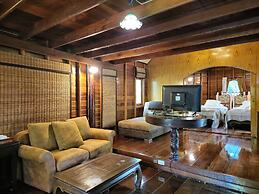 Kaengkrachan Boathouse Paradise Resort