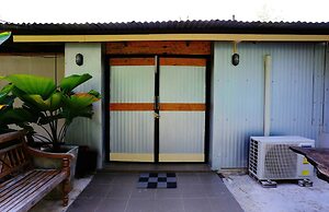 Kaengkrachan Boathouse Paradise Resort