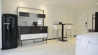 Longstay Residence Thessoni home - Self check in serviced apartments &