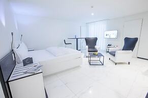 Longstay Residence Thessoni home - Self check in serviced apartments &