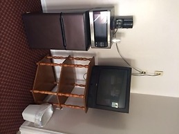 Fels Three Crown Motel