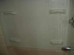 Fels Three Crown Motel