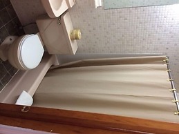 Fels Three Crown Motel