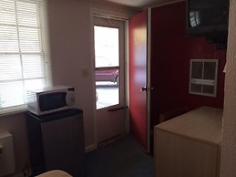 Fels Three Crown Motel