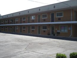 Travel Inn & Suites