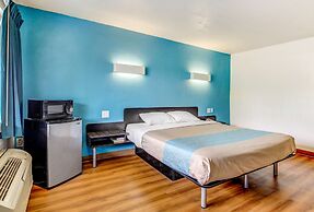 Motel 6 Waco, TX - Lacy Lakeview