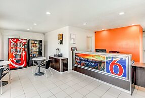Motel 6 Waco, TX - Lacy Lakeview