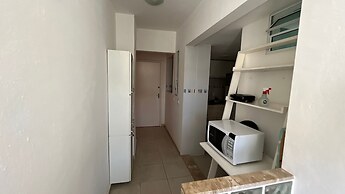 APARTAMENTO CHARMOSO 100 M PRAIA GRANDE