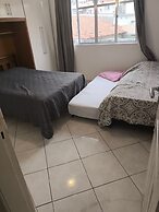 APARTAMENTO CHARMOSO 100 M PRAIA GRANDE