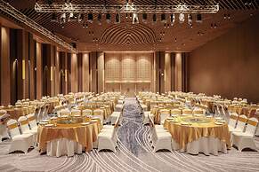 The Empyrean Cam Ranh Beach Resort