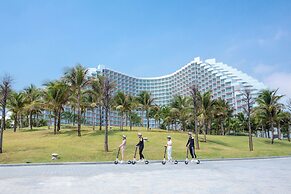 The Empyrean Cam Ranh Beach Resort