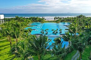 The Empyrean Cam Ranh Beach Resort