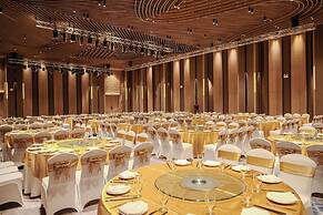 The Empyrean Cam Ranh Beach Resort