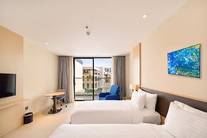 The Empyrean Cam Ranh Beach Resort