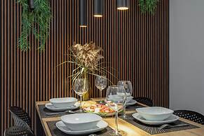 Lux Apartment Coast by Renters Prestige