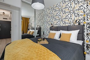 Lux Apartment Coast by Renters Prestige