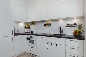 Lux Apartment Coast by Renters Prestige