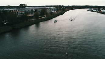 Lux Apartment Coast by Renters Prestige