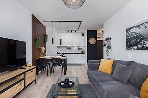 Lux Apartment Coast by Renters Prestige