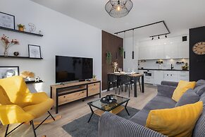 Lux Apartment Coast by Renters Prestige